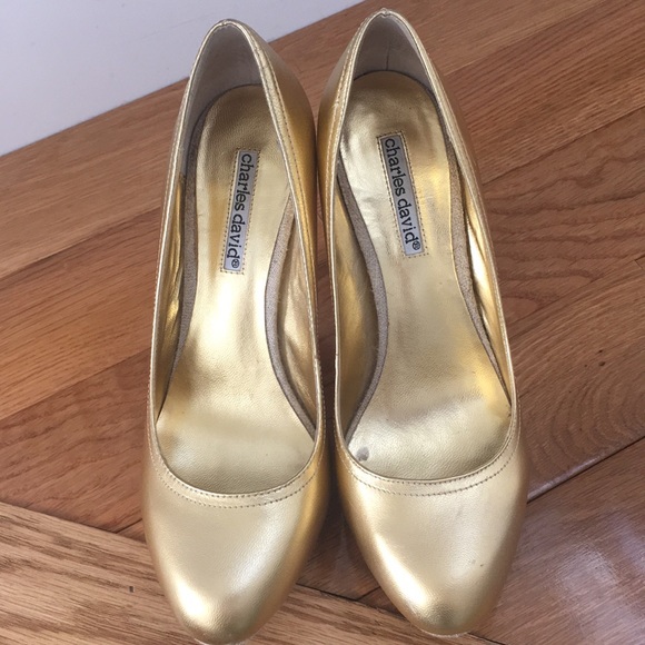 Charles David Gold Platform Pumps - Picture 7 of 8